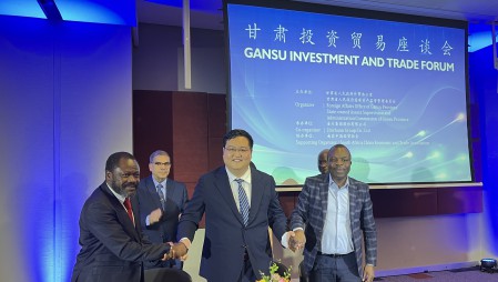 �ڸ���ʡί��ǡ�ʡ�˴�ί�����κ�������֤����6t������ˮ�������Ϸ�Լ����˹���붫�Ϸ�ũҵ����ͬ�ˡ��Ϸǽ��������֡��й���֧�����и�����еȶ�һ���ǩ�����Э����